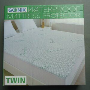 NWOT. GOONIK twin bamboo waterproof mattress protector.